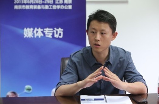 南京召开移动网络教室研讨会 一对一数字化学习升级